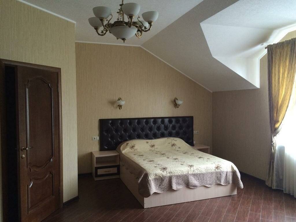 Номер люкс с 1 двуспальной кроватью